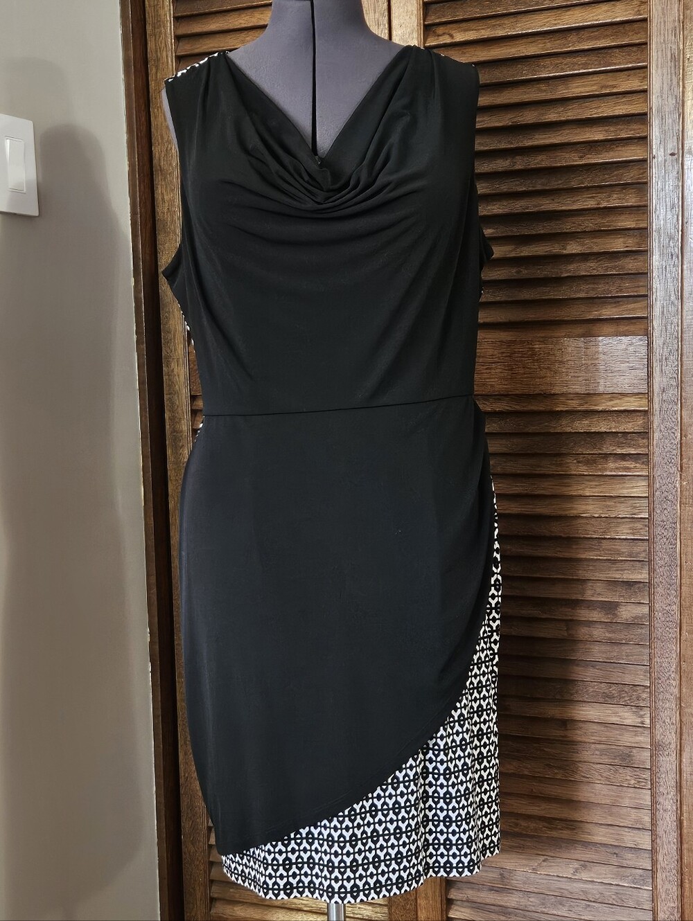 NWT Calvin Klein, Stylish Black & White Dress.